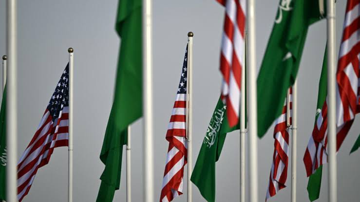 TheNewsAgency1's tweet photo. US orders non-essential embassy staff and families to leave Saudi Arabia
https://t.co/QlzGDEb5z1 @SaudiMOH #SaudiArab #saudia #riyadh @StateDept https://t.co/32Mb9R6FHO