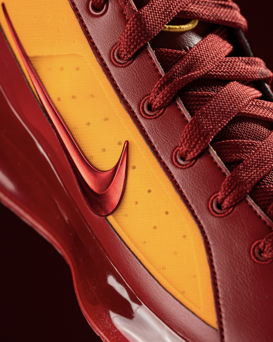 USCWBB's tweet photo. JuJu’s LEBRON NXXT GEN USC PE is as elite as you’d expect 😮‍💨 https://t.co/5mxW0MwO44