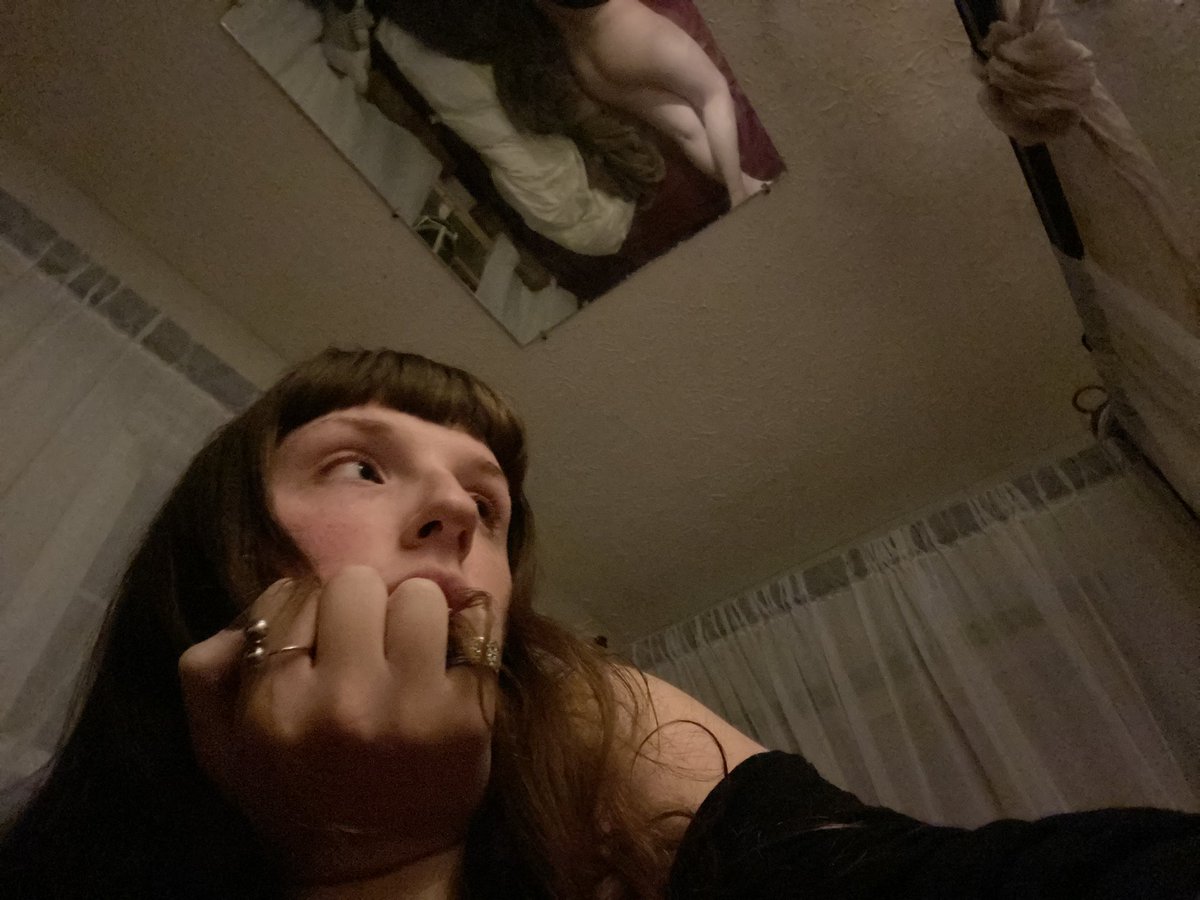 dunderheadg00d's tweet photo. insane selfie potential lol https://t.co/1OoQFAfWfX
