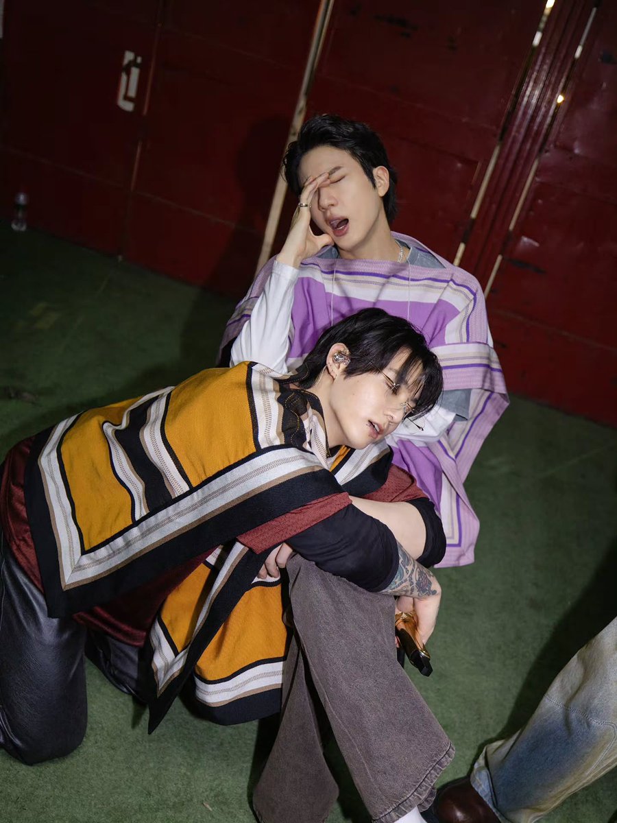 dreamjeons's tweet photo. seokjin (fake) whining about jungkook (fake) sleeping on his lap😭 https://t.co/J7dfspBn2F