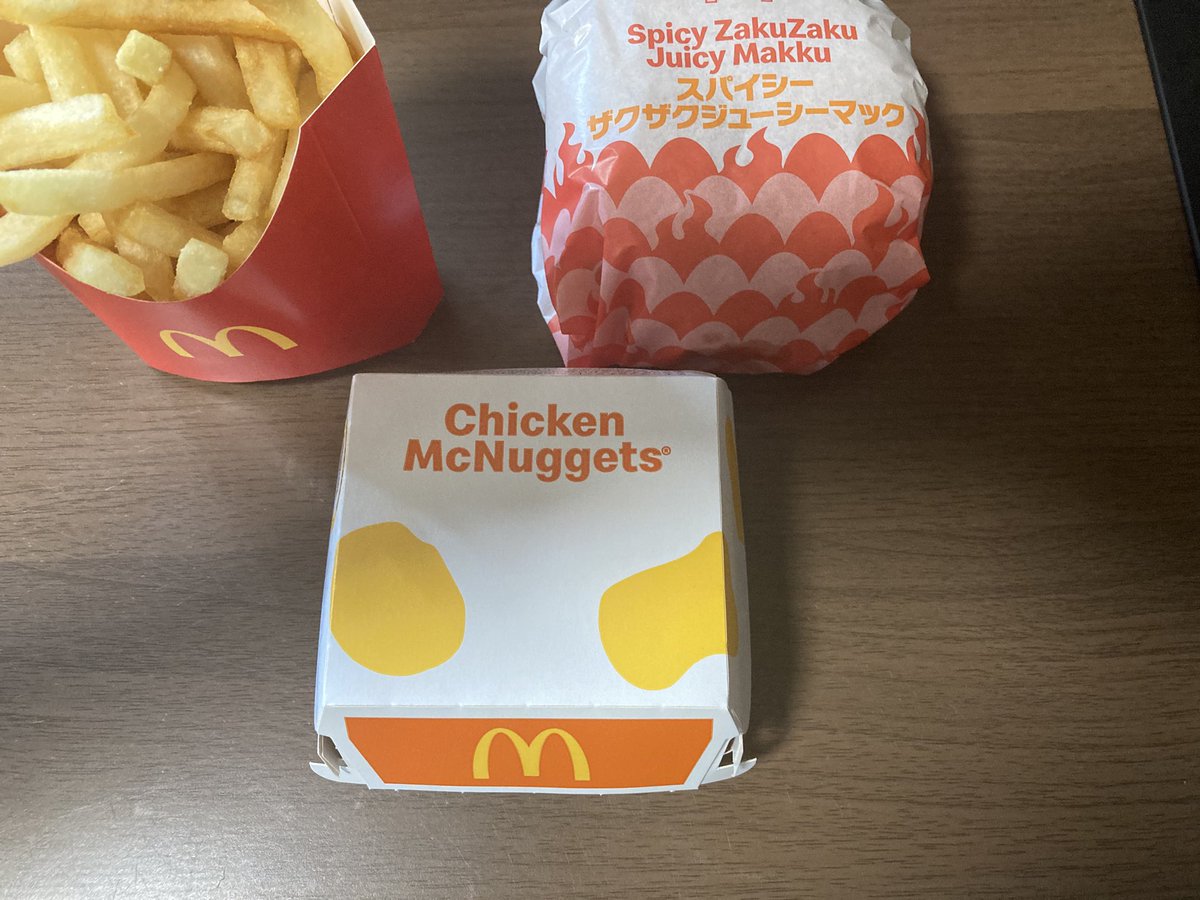 virtual_teru's tweet photo. 今日は久々にマック！🍟
スパイシーザクザクジューシーマックいただきます🍔 https://t.co/bgFtR3G3ZV