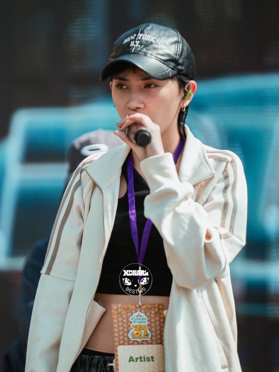 XonaraBesties's tweet photo. ๐ค Before the Spotlight: Eurekah
Even during soundcheck, Eurekah knows how to capture our attention! ๐ซถ๐ปโค๏ธ
#XONARA
#IMPERFECT
#XNRIMPERFECT https://t.co/pjn199xuJm