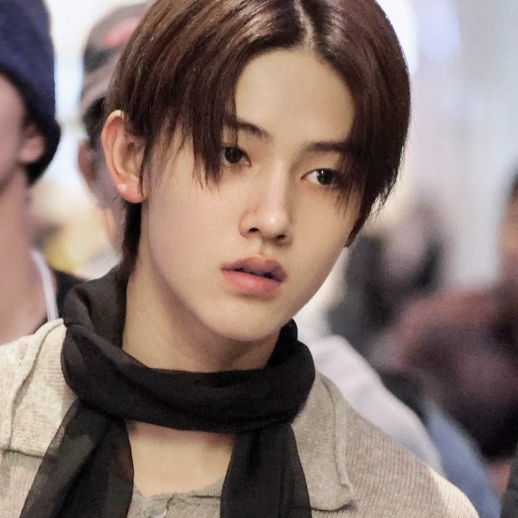 hyeonbambi's tweet photo. he’s so bambi in this photos… ♥︎.♥︎ https://t.co/NVx8D7C4yv