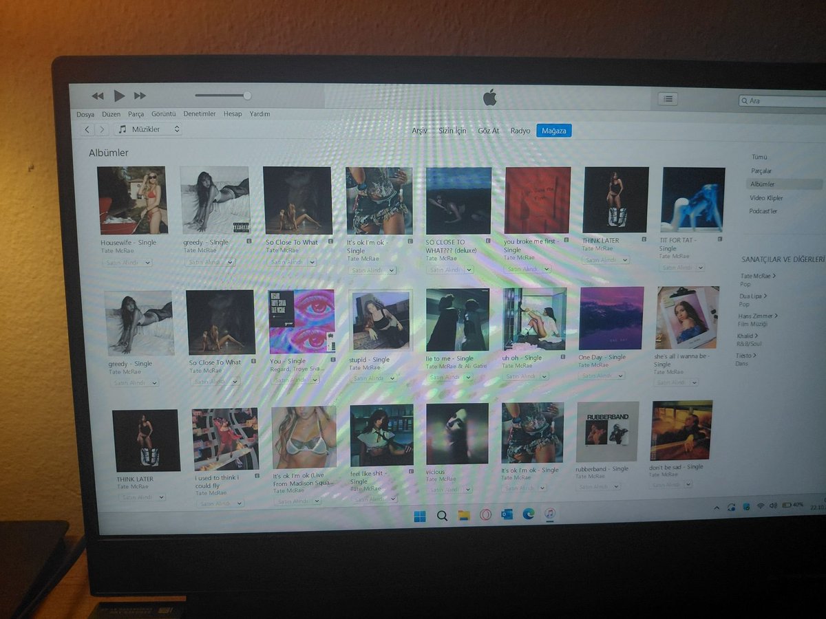 juliasattorney's tweet photo. @taysdefender @tatemcrae @RyanTedder i bought anything i see but there's not much of a choice to buy the versions cause there's i guess two or maybe three only https://t.co/Feq8tfpNB4