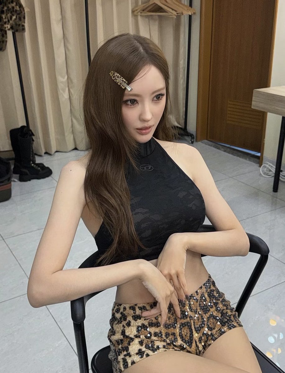 soxx_i's tweet photo. 요즘 동남아 공연중인 티아라 효민 
진짜 말랐네 https://t.co/MEXgr6f0s1