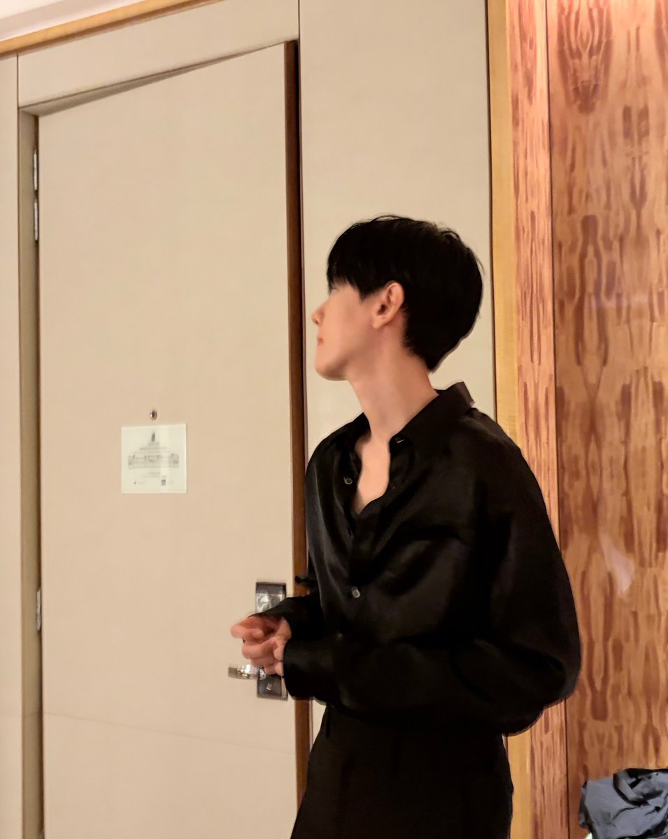 baekhyuntown's tweet photo. 261022 큥스타그램 업데이트🫧  10p (1) 

🔗https://t.co/DbhilM9w51

#백현 #BAEKHYUN @B_hundred_Hyun https://t.co/90safvSxa6