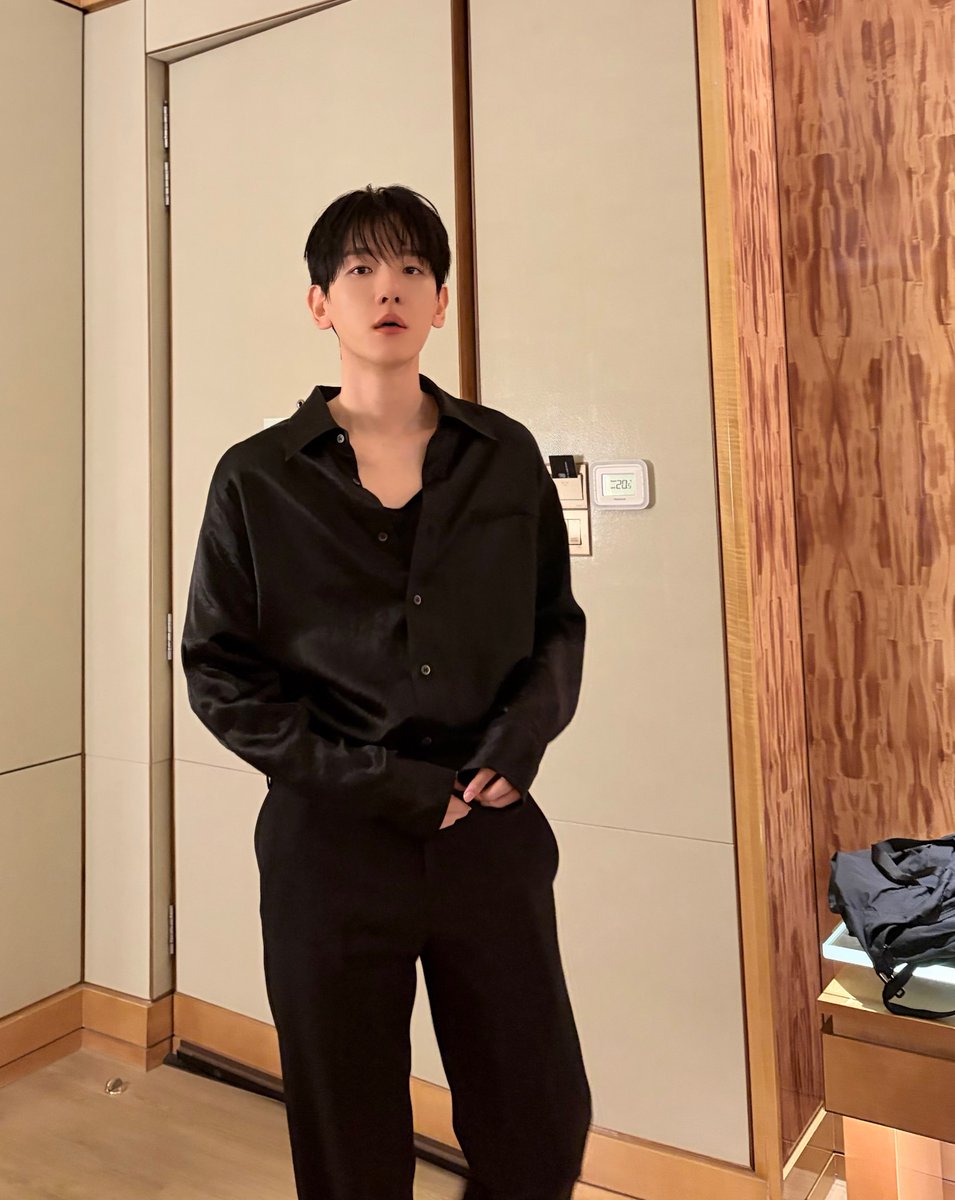 baekhyuntown's tweet photo. 261022 큥스타그램 업데이트🫧  10p (1) 

🔗https://t.co/DbhilM9w51

#백현 #BAEKHYUN @B_hundred_Hyun https://t.co/90safvSxa6