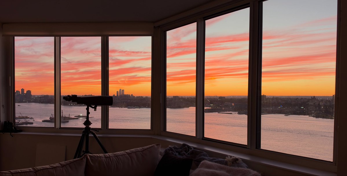 HellsBitchen_'s tweet photo. Paying for this view one $25 failed date venmo request at a time https://t.co/aVtYdFk7c8