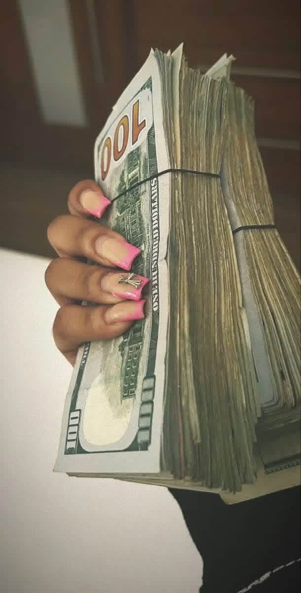 gaygirldiaries's tweet photo. “what’s on your mind” 

me :🏋🏽‍♀️🤑🚗🏠 https://t.co/6RLSLVDhwN