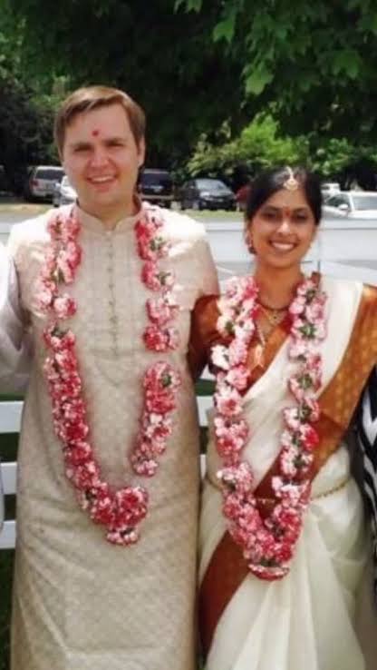 TuckerGringo's tweet photo. @NickJFuentes Both JD Vance and Vivek pretend to be something they are not https://t.co/6L5pbRcrLx