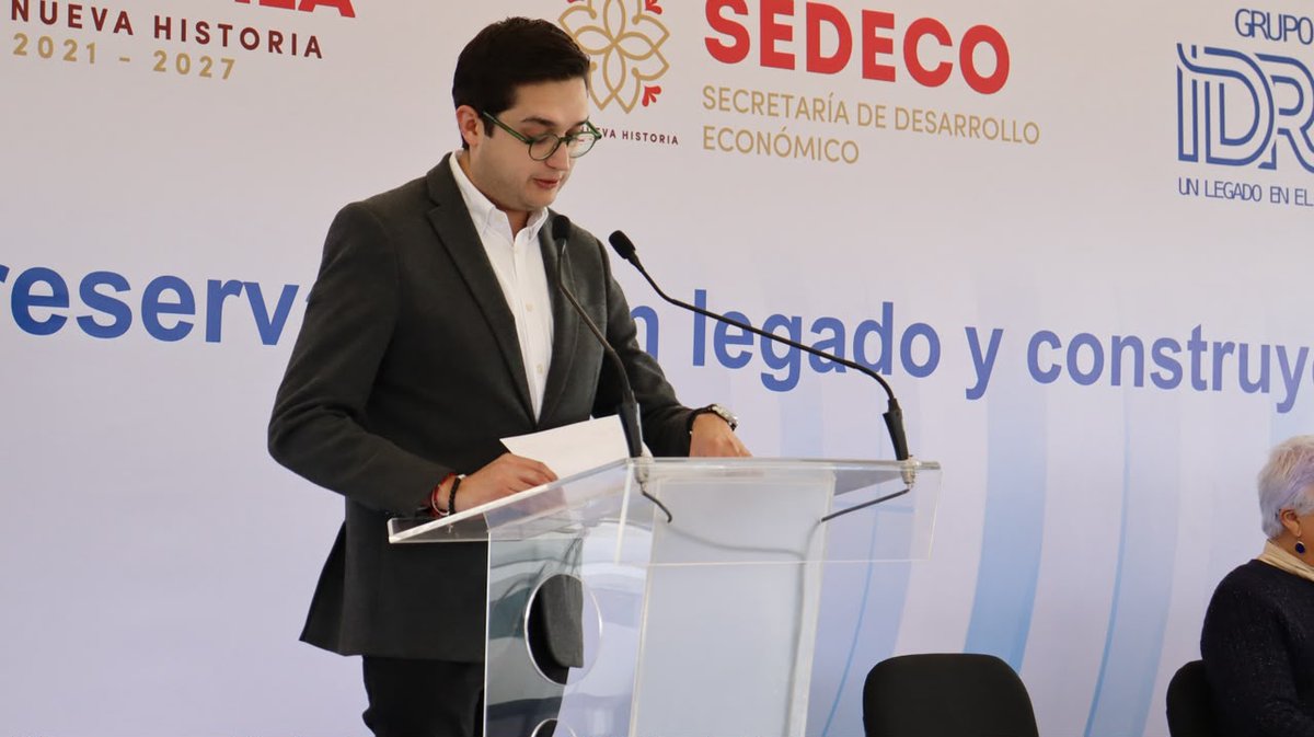SEDECO_TLAXCALA's tweet photo. 🏗️📦 Tlaxcala sigue consolidándose como destino de inversión y desarrollo industrial
Nuestro secretario, @JavierMarCal , encabezó la colocación de la primera piedra de #Rebelbox, segunda empresa que se instalará en el Polo de Desarrollo para el Bienestar de Huamantla. https://t.co/8LQM1siEwo