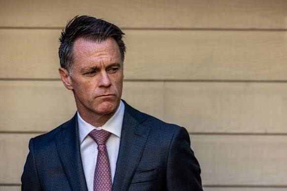 montrosegraham's tweet photo. NSW Premier Chris Minns launched yet another Labor attack on small business yesterday.

He announced that cafes may no longer use paper cups, but they also may not increase prices.

This forces cafes to hire another dishwasher and somehow absorb the cost.

To what possible end? https://t.co/DrwAJrl0WS