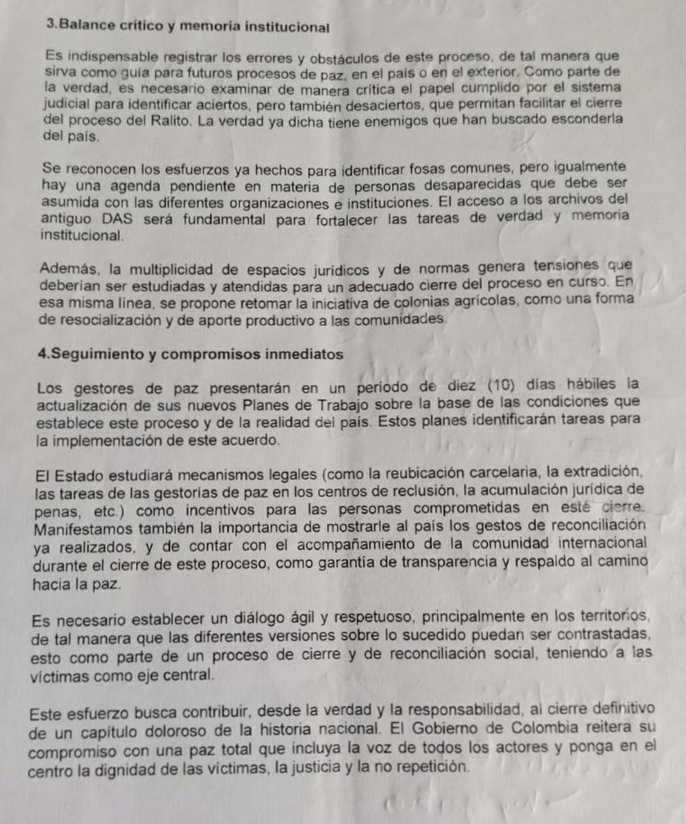 santiagoangelp's tweet photo. #DATO Este documento fue elaborado por uno de los altos funcionarios del Gobierno que se sentó con los paramilitares del 22 al 25 de octubre. Este documento fue socializado con los paramilitares y no lo aceptaron por lo evidentemente escandaloso y por el riesgo de seguridad jurídica. Luego se hizo otro resumen sin lo escandaloso que sí firmaron. 

Aquí la historia. Si los señores paramilitares del terror (asesinos y demás) que buscaron acomodarse con el Gobierno anterior para escuchar propuestas sobre declaraciones contra políticos enemigos en las elecciones me piden una rectificación, tengan por seguro que no voy a rectificar nada. 

https://t.co/VydaB9KB9K