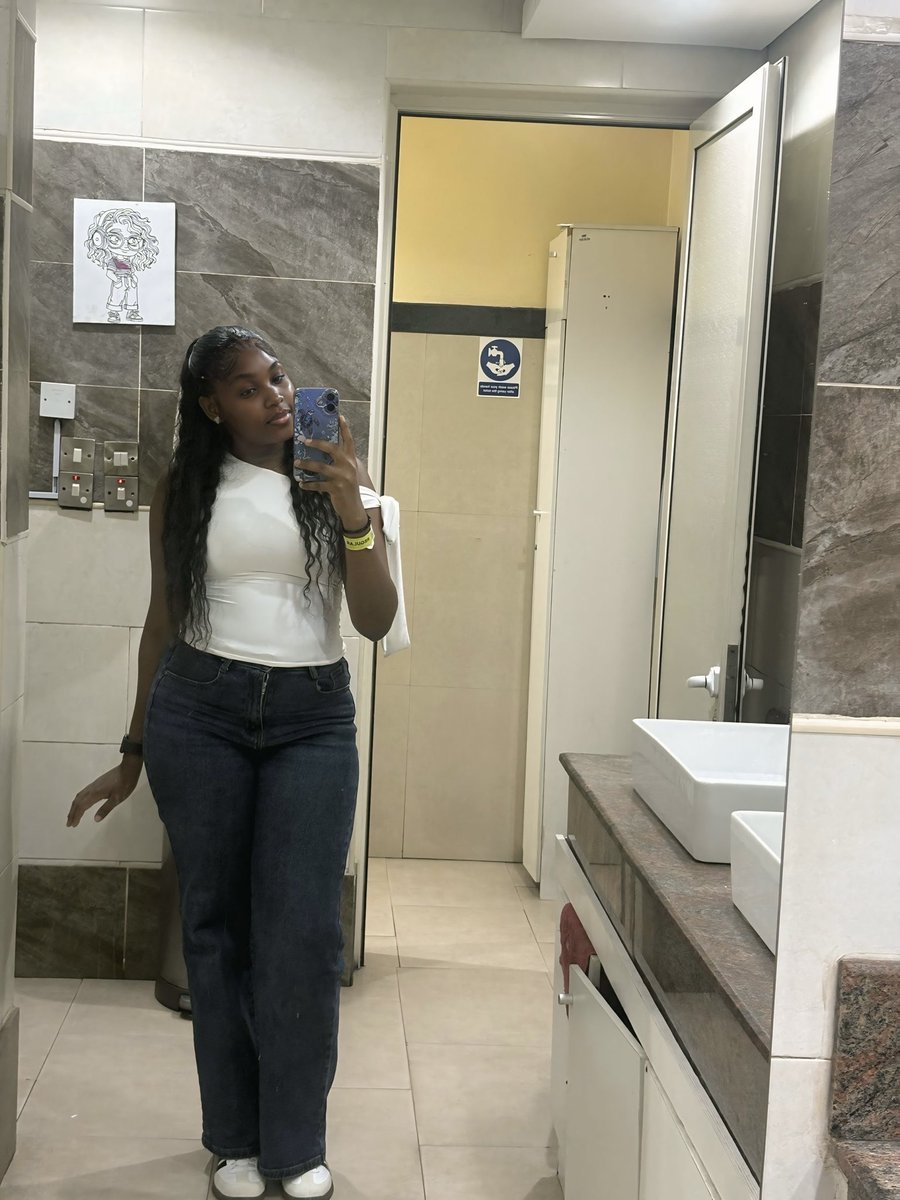 _benedicctaa's tweet photo. The part where I took mirror selfies , today was funnnn

#Raenestexchange2026 https://t.co/Jdh2NtBUtT