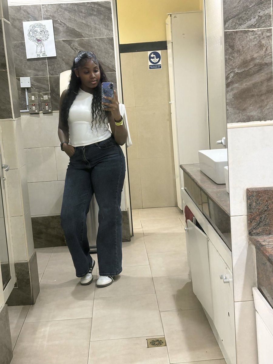 _benedicctaa's tweet photo. The part where I took mirror selfies , today was funnnn

#Raenestexchange2026 https://t.co/Jdh2NtBUtT