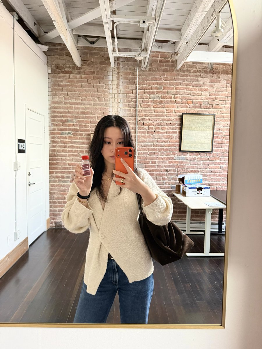 bumpercatherine's tweet photo. hey i’m catherine, new to X! recently moved from nyc to sf and looking to know more founders + investors interested in their wellness :)

about me:
- most recently at rogo and general catalyst
- now solo founder of a consumer brand (energy shot powered by paraxanthine, alpha-gpc, l-theanine)
- frequently at the marina green🏃🏻‍♀️

would love to go to your favorite spots in the city together!