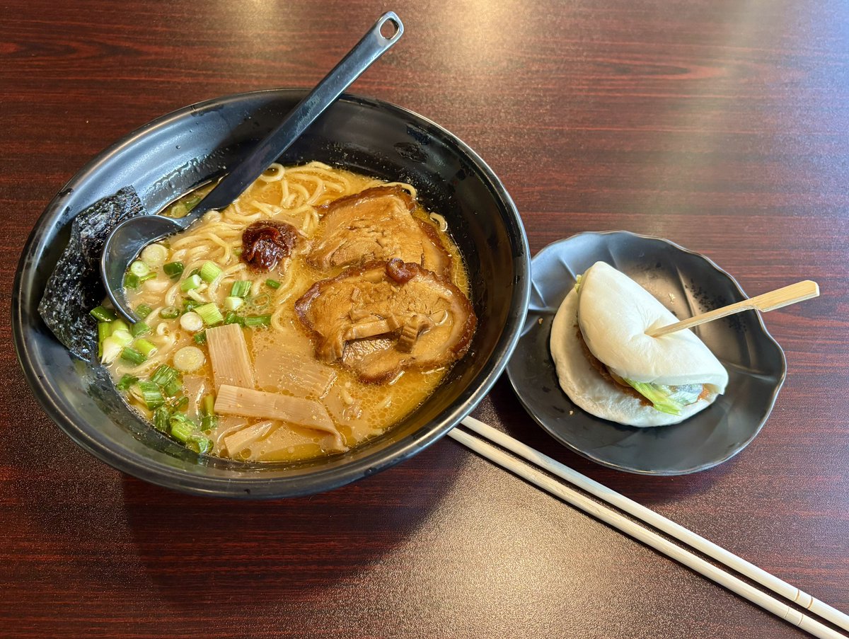 PokeCardStop's tweet photo. My dinner this evening while I scroll looking for deals on Pokémon 🍥 https://t.co/dqEtW8Ezl9