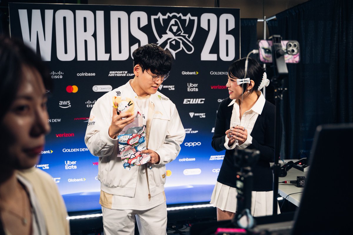 donebyhappy's tweet photo. #Worlds2026 Swiss Stage Asset Day
#구마유시 #Gumayusi https://t.co/KnvN6fgD4E