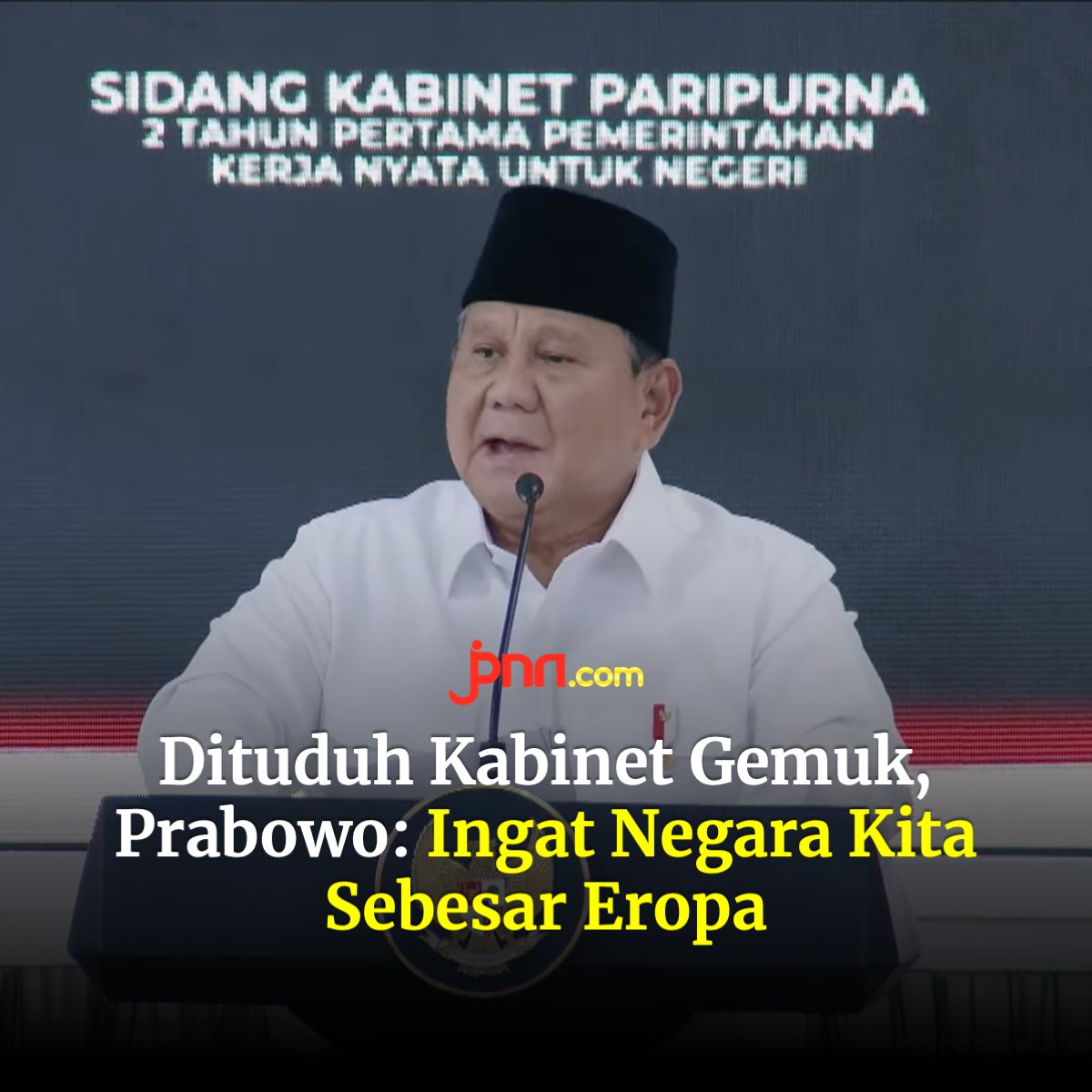 jpnncom's tweet photo. Presiden Prabowo Subianto mengaku sering mendengar perkataan bahwa kabinetnya merupakan kabinet gemuk.

Namun, menurut dia, kabinet yang besar tersebut karena ukuran Indonesia yang juga sangat luas dengan jumlah penduduk ratusan juta.

Hal itu dikatakan Prabowo saat pidato dalam Sidang Kabinet Paripurna di Istana Negara, Jakarta Pusat, pada Rabu (21/10).

“Kami dituduh kabinet gemuk, ya kan? Tidak efisien, tapi saudara-saudara, saya ingatkan, negara kita hampir 300 juta, negara kita fisiknya sebesar Eropa,” ucap Prabowo di hadapan jajarannya.

Dia menyebutkan bahwa dengan luas Eropa, mereka memiliki 30 negara, dengan 30 kabinet sampai 30 Menteri Keuangan.

SELENGKAPNYA: https://t.co/ZLfPvi66ek

#PrabowoSubianto
#KabinetMerahPutih