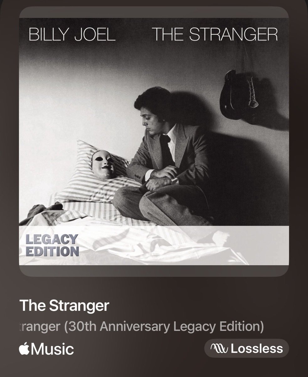 SLUGMag's tweet photo. #SLUGPlaylist is boogieing to Billy this evening 🎹 https://t.co/jFtDbaCqBR