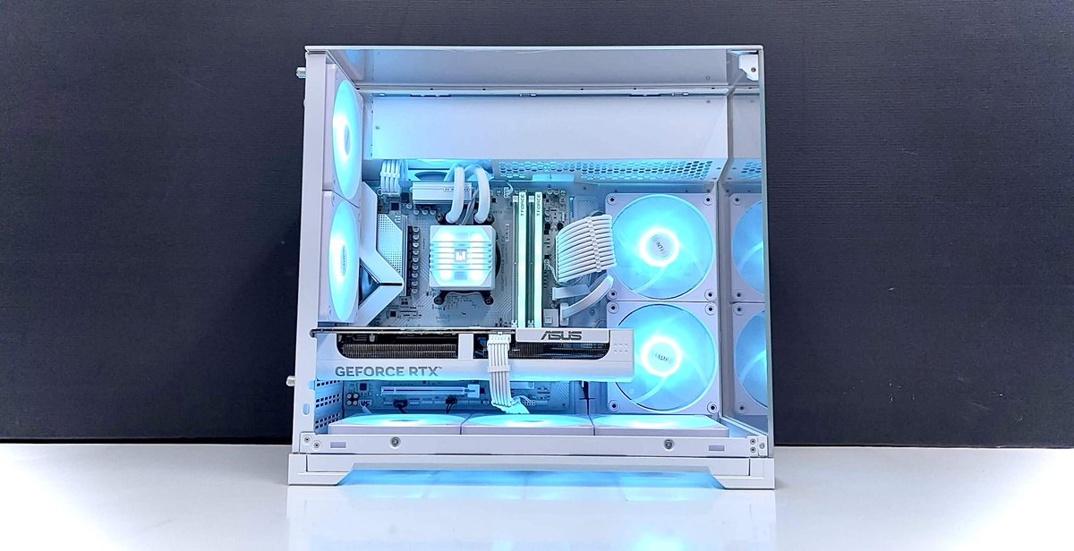 BuildGamingLab's tweet photo. おはようございます！☀️

マザーボードも、サイズやデザインはさまざま👀
白で統一したゲーミングPCも素敵です！😊✨
#ビルラボ https://t.co/iQ3kWUcx4f
