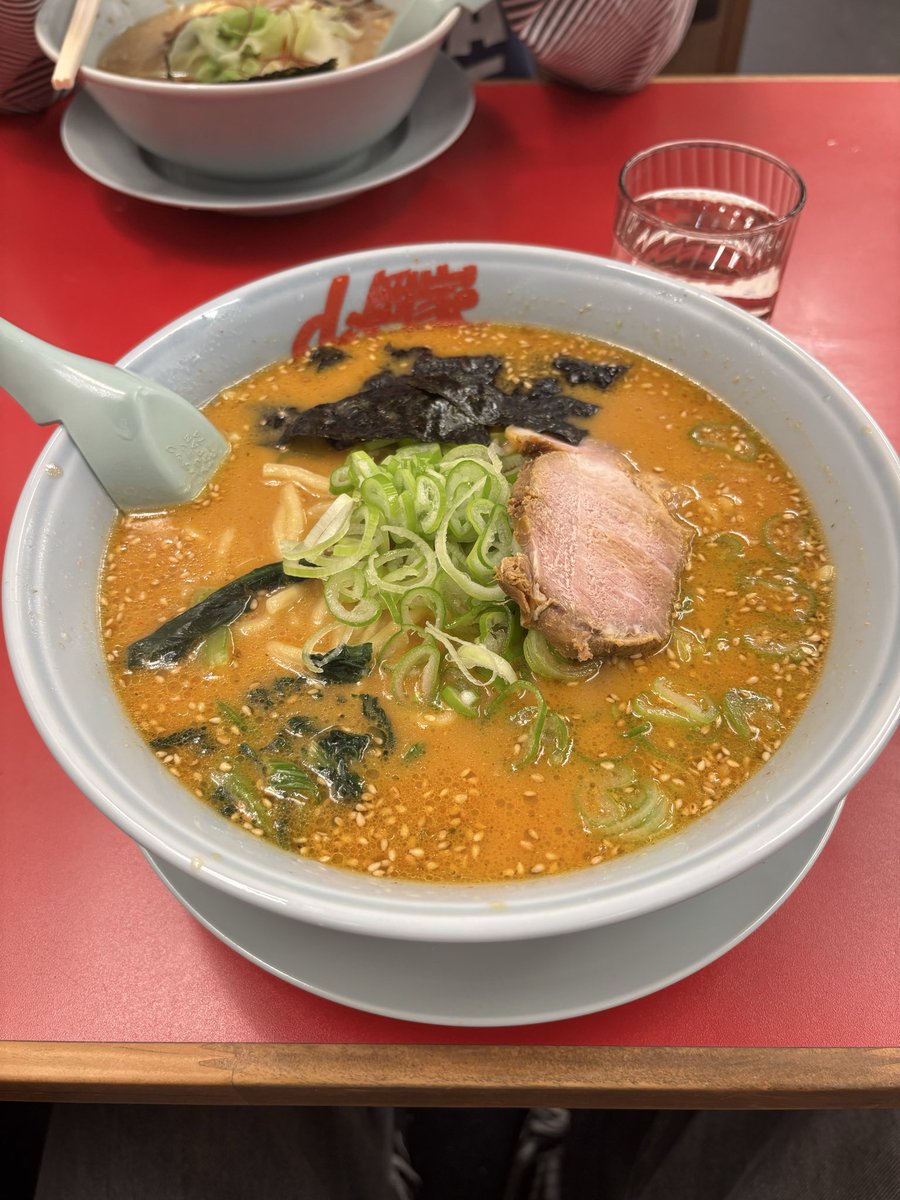 ai16457's tweet photo. 朝山岡家特製大盛り爆食い気絶 https://t.co/kzot9VKBGd