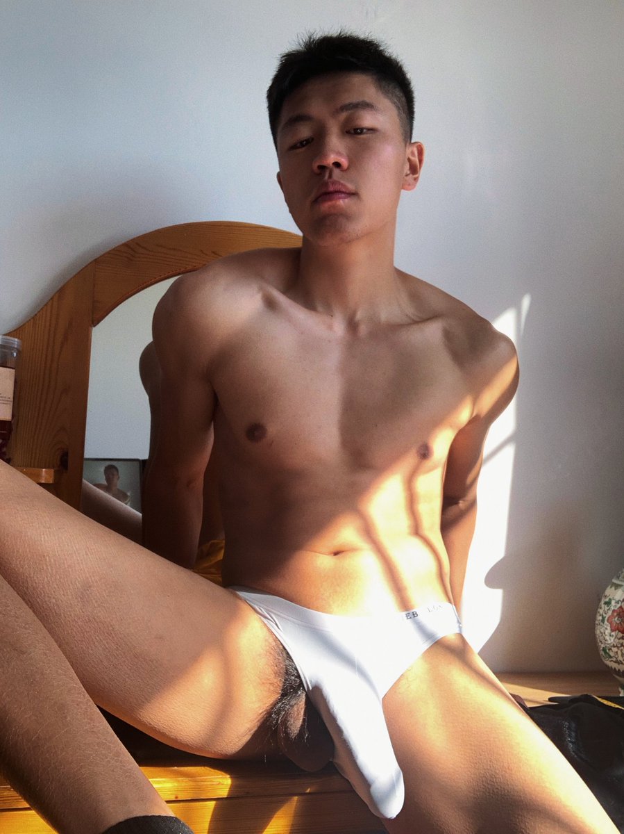 10397amzm's tweet photo. 无病呻吟 https://t.co/z3ySrxAC1E