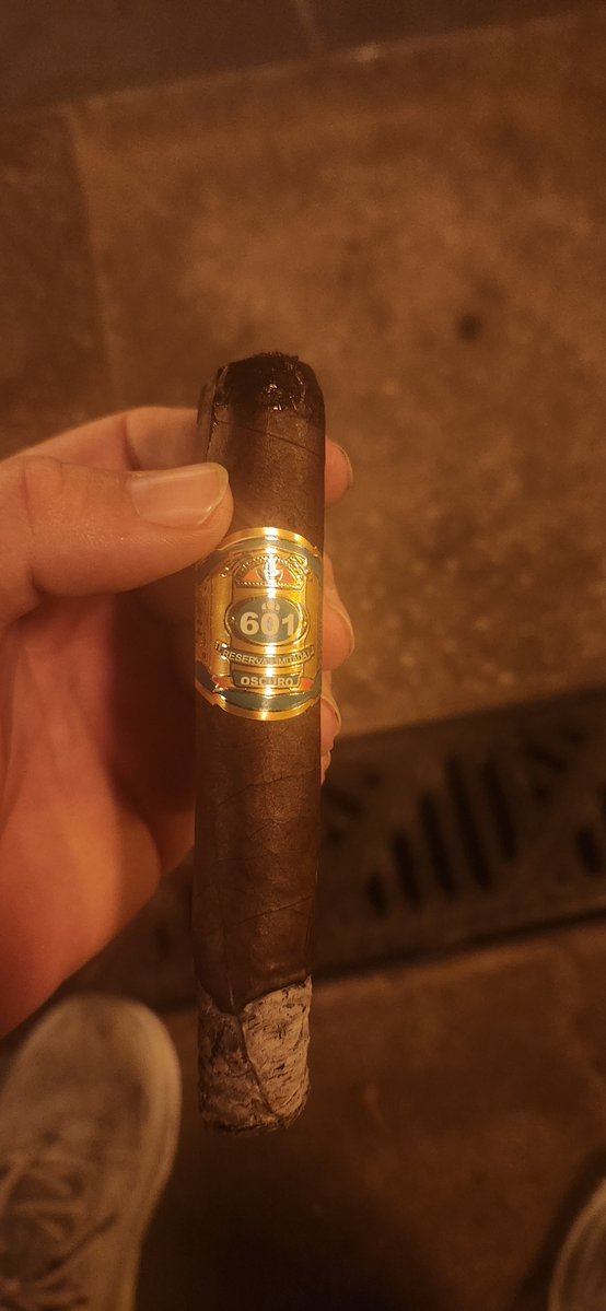 puffgeniecigar's tweet photo. 601 OSCURO in Rebusto #Cigars #Cigar #Luxury #Espinosa https://t.co/6cx7r4zGqM