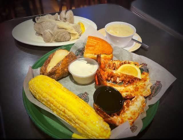 winkinglizard's tweet photo. 🦞 It's your last chance to get crackin'🦞

Our final Clambake Weekend of the season starts FRIDAY. Available at:
📍Bedford Hts
📍Copley 
📍Lizardville-Copley &amp; Bedford Hts

Come celebrate the end of clambake season with one more delicious weekend! 

 https://t.co/vfMo9tA71g https://t.co/bu0jbBy59F