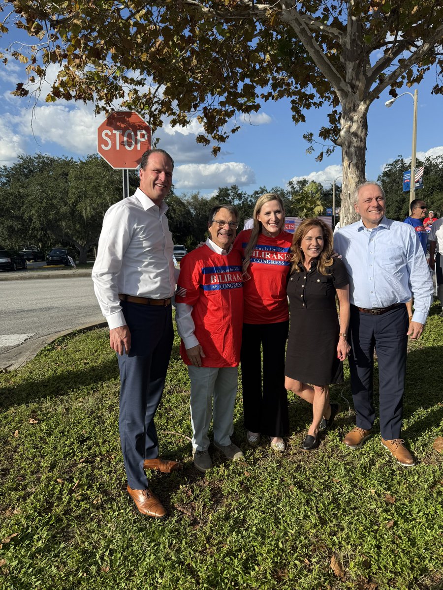 LisaForCongress's tweet photo. Great to be with this winning team today!

@bilirakisforfl @SteveScaliseGOP @AugustPfluger @Vote_Laurel https://t.co/T7UYb0mpUv