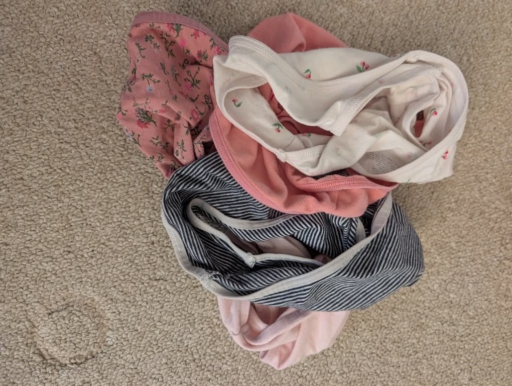 ninafeetsx2's tweet photo. 💕 I have some for sale 👙 DM me if you’re interested! 💌 Serious buyers only, please. https://t.co/GSaqsM4iVV