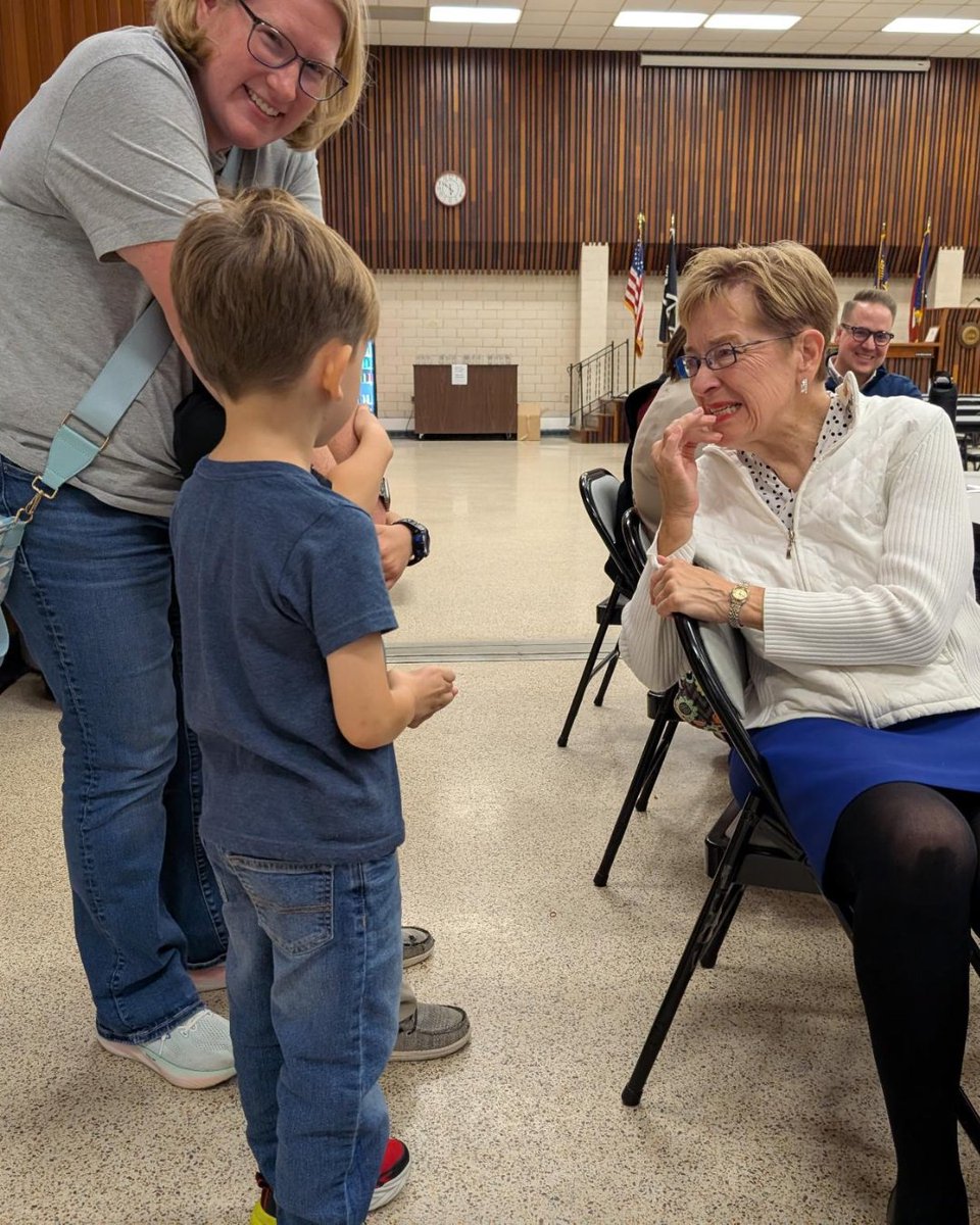 Marcy_Kaptur's tweet photo. Honored to have been invited to join the UAW Toledo Area CAP Council for their candidate meet and greet. There’s no substitute for hearing directly from the workers who keep our communities running, and I’m grateful for every conversation. I’m proud to stand alongside them in the fight for good union jobs, fair wages, and a secure retirement for every worker. 

Early voting is underway, so make your plan to vote, and I’ll see you at the polls!
