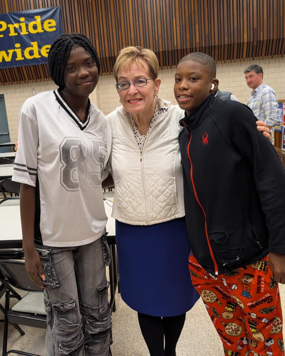 Marcy_Kaptur's tweet photo. Honored to have been invited to join the UAW Toledo Area CAP Council for their candidate meet and greet. There’s no substitute for hearing directly from the workers who keep our communities running, and I’m grateful for every conversation. I’m proud to stand alongside them in the fight for good union jobs, fair wages, and a secure retirement for every worker. 

Early voting is underway, so make your plan to vote, and I’ll see you at the polls!