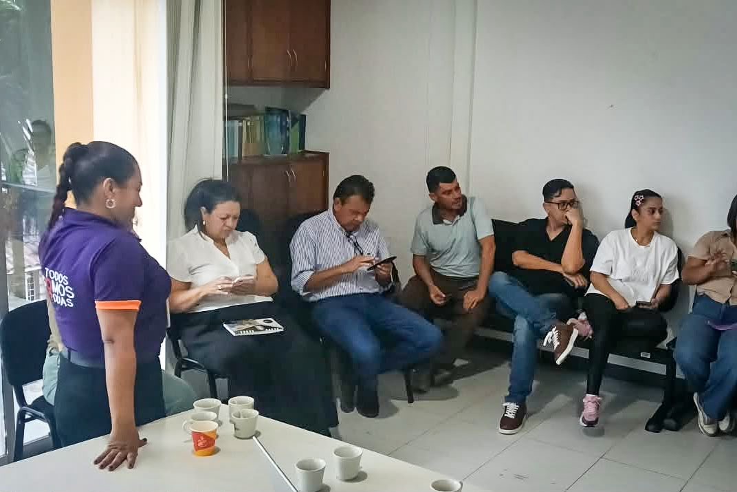 GobMeta's tweet photo. 🤝Avanzamos en la construcción de entornos más equitativos a través de la capacitación en enfoque de género dirigida a la Agencia para la Reincorporación y la Normalización, Territorial Meta, promoviendo el respeto por la diversidad, la igualdad y la garantía de derechos.💜 https://t.co/A8PjcdLWFs
