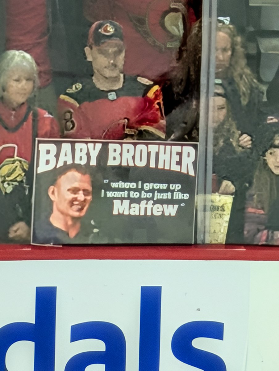 BringBackLee's tweet photo. These signs are incredible https://t.co/7n1ylOX8Af
