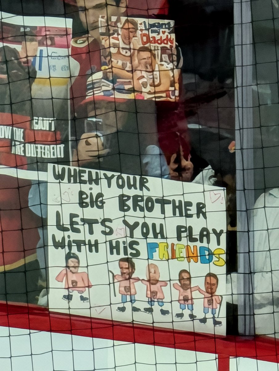 BringBackLee's tweet photo. These signs are incredible https://t.co/7n1ylOX8Af