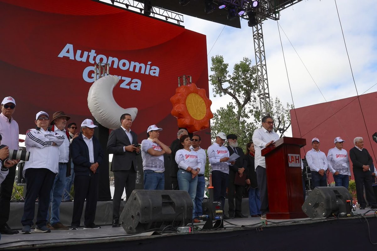 ANUIES's tweet photo. Al participar en la celebración de la Autonomía Universitaria de la @UAEH_OFICIAL y destacar su defensa, Luis González Placencia advirtió que en los últimos años se han registrado preocupantes embates contra las universidades públicas en diversos rincones del país. https://t.co/EInFXBhRMP