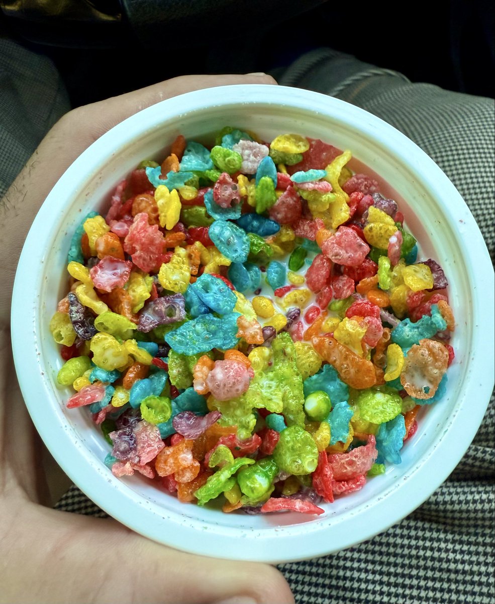 muddymondays13's tweet photo. fruity pebbles goonin https://t.co/RFn6N8dq4O