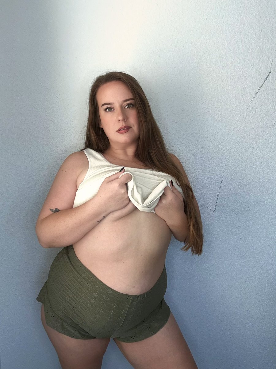 theemmasnow's tweet photo. Think you could show me a good time?? https://t.co/ndW1AEqBg2