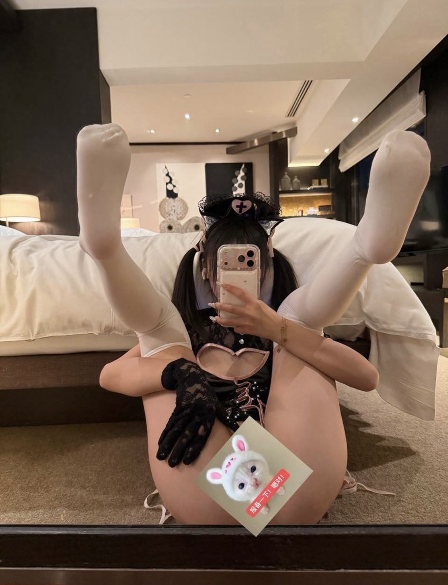 tng1788616's tweet photo. dy网红backy不乖私底下竟然这样？暖男可以赠送一次呀
就是可怜了一个月给她花了几百万的金猪男友 https://t.co/dLR8VmIOfv