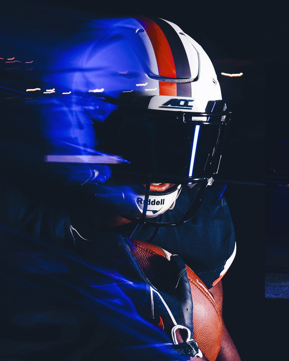 UVAFootball's tweet photo. Our house.

⚪️🔵🔵

#GoHoos 🔶⚔️🔷 https://t.co/SoCCNa8ehJ