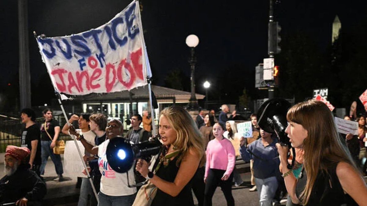 insidehighered's tweet photo. Opinion | I Defend Due Process—the Cornell Case Shows Victims Need More

The Title IX rules do not do enough to protect students like Jane Doe. By Tamara Rice Lave: https://t.co/6ixqQliMIC https://t.co/KrFw3o0z3r