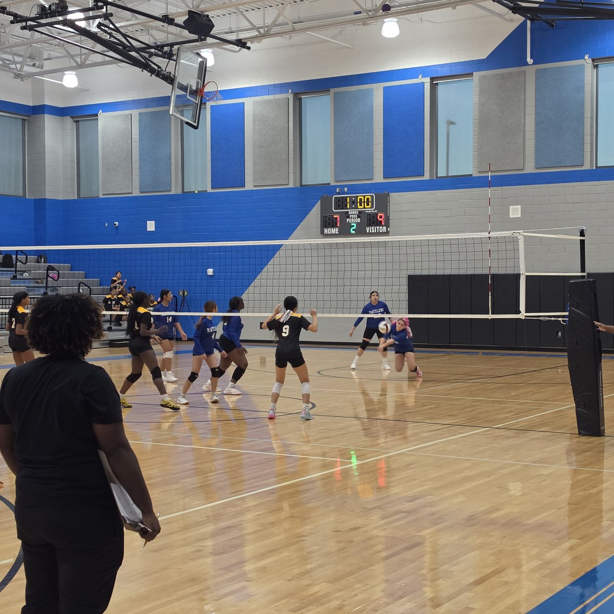 AISD_ATH's tweet photo. Rodriguez Vs. Barnett Volleyball 
#CultivatingChampions
#MakingDreamsHappen
@ArlingtonISD @THSCAcoaches @OfficialTHSADA 
#WeAreArlingtonISD https://t.co/sI3AiEnMeH