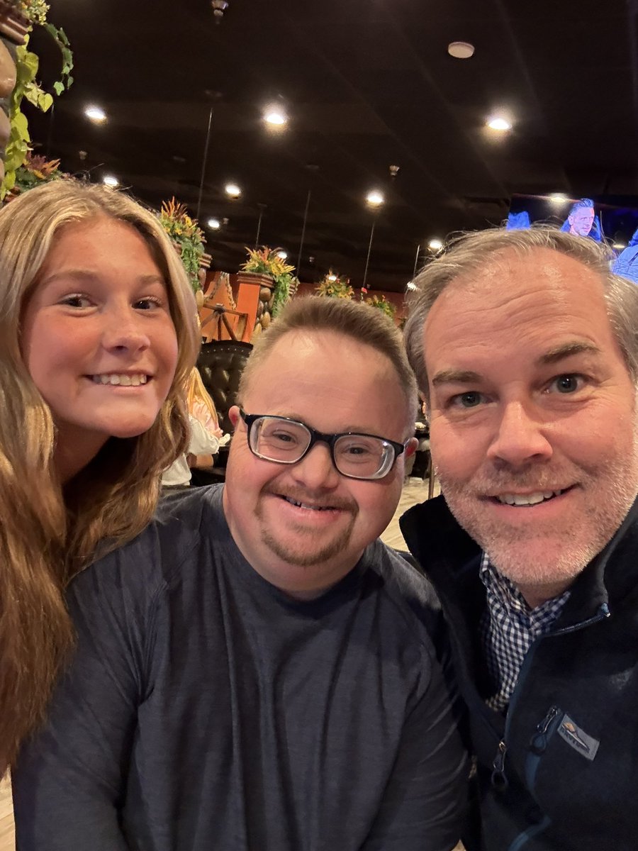 maxwellwise's tweet photo. Dad’s date night dinner with McLean was even better when this guy is at the restaurant!  The one &amp; only Brennan Wheatley…Campbellsville’s G.O.A.T! https://t.co/EbzjgPv0WA
