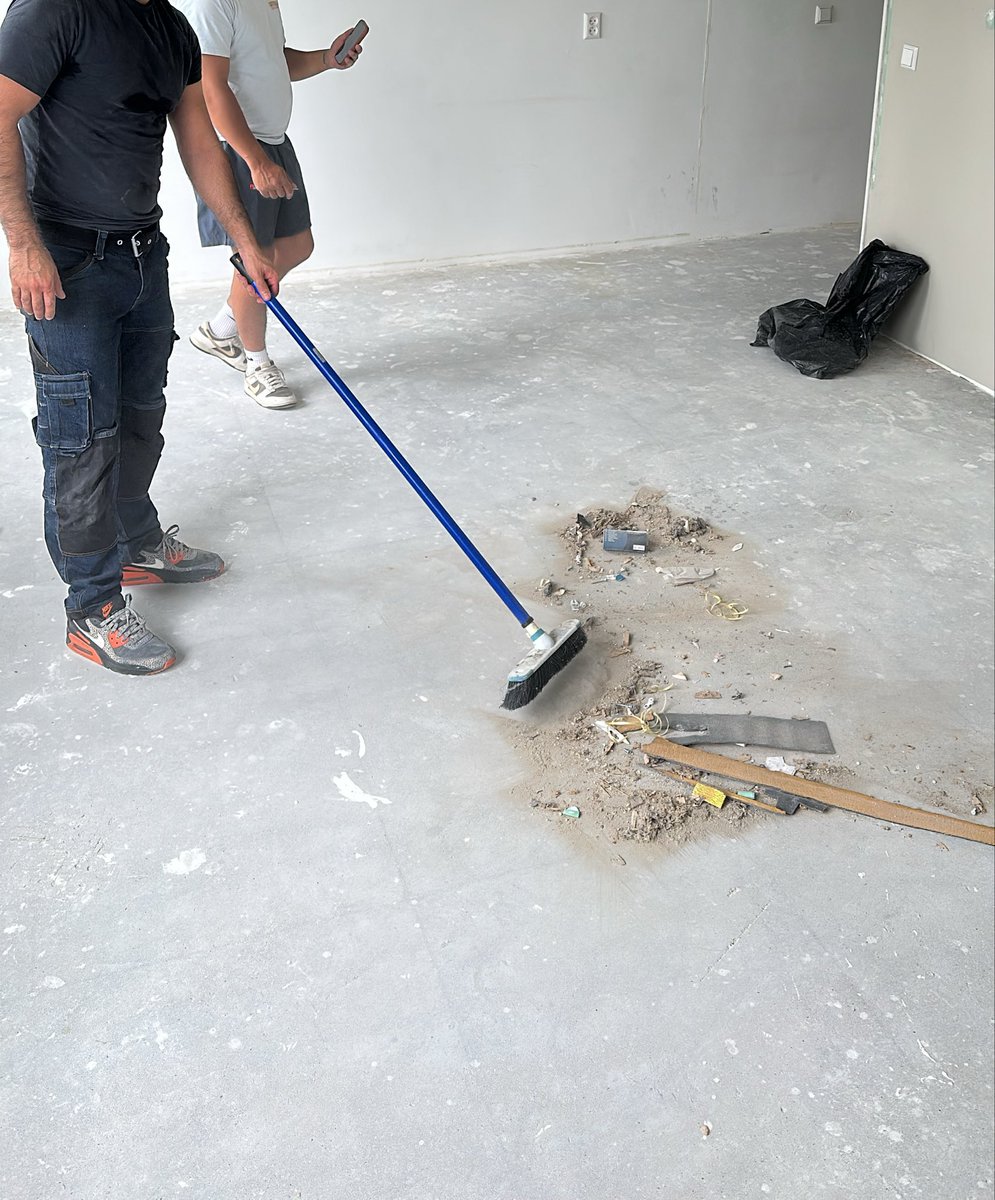whiteknight8800's tweet photo. @OdinsRoyalRaven @KhadraGar @Steel_Nuts27 Busy with the reconstruction of my home 🥱 https://t.co/ZwXTRKhc08