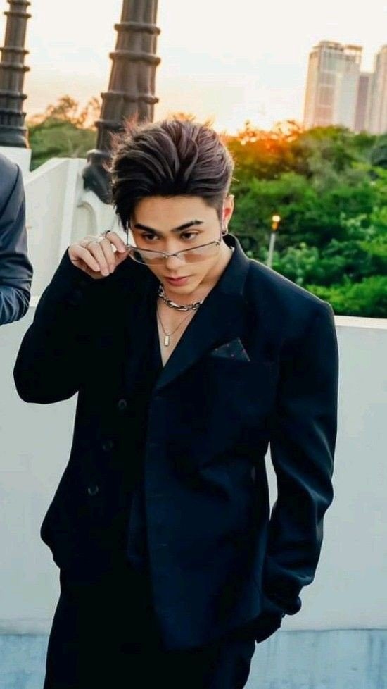 superbpaulo's tweet photo. Happiest Birthday to the real Boss! Always grateful and lucky to live in the same lifetime as you. Keep the bars coming, the swag unfading and fire burning! Enjoy your special day, JC! Lab ka namin! 🤘💙

NO AGE LIKE JC
#KaarawanNiSB19Josh 
#JOSHCULLEN
@JoshCullen_s https://t.co/uzadQdzMd6
