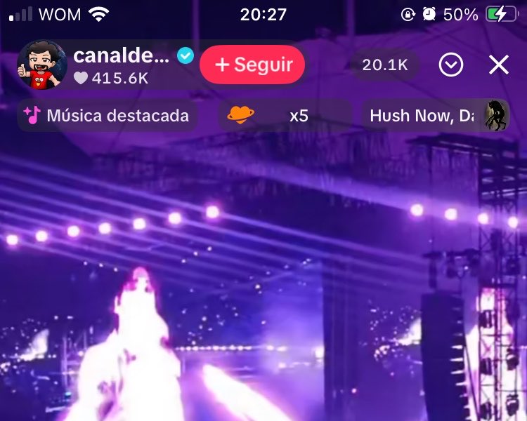 r3nithv's tweet photo. Ahora este wn pretende ver todos los conciertos de bts? https://t.co/7y2AYgET08
