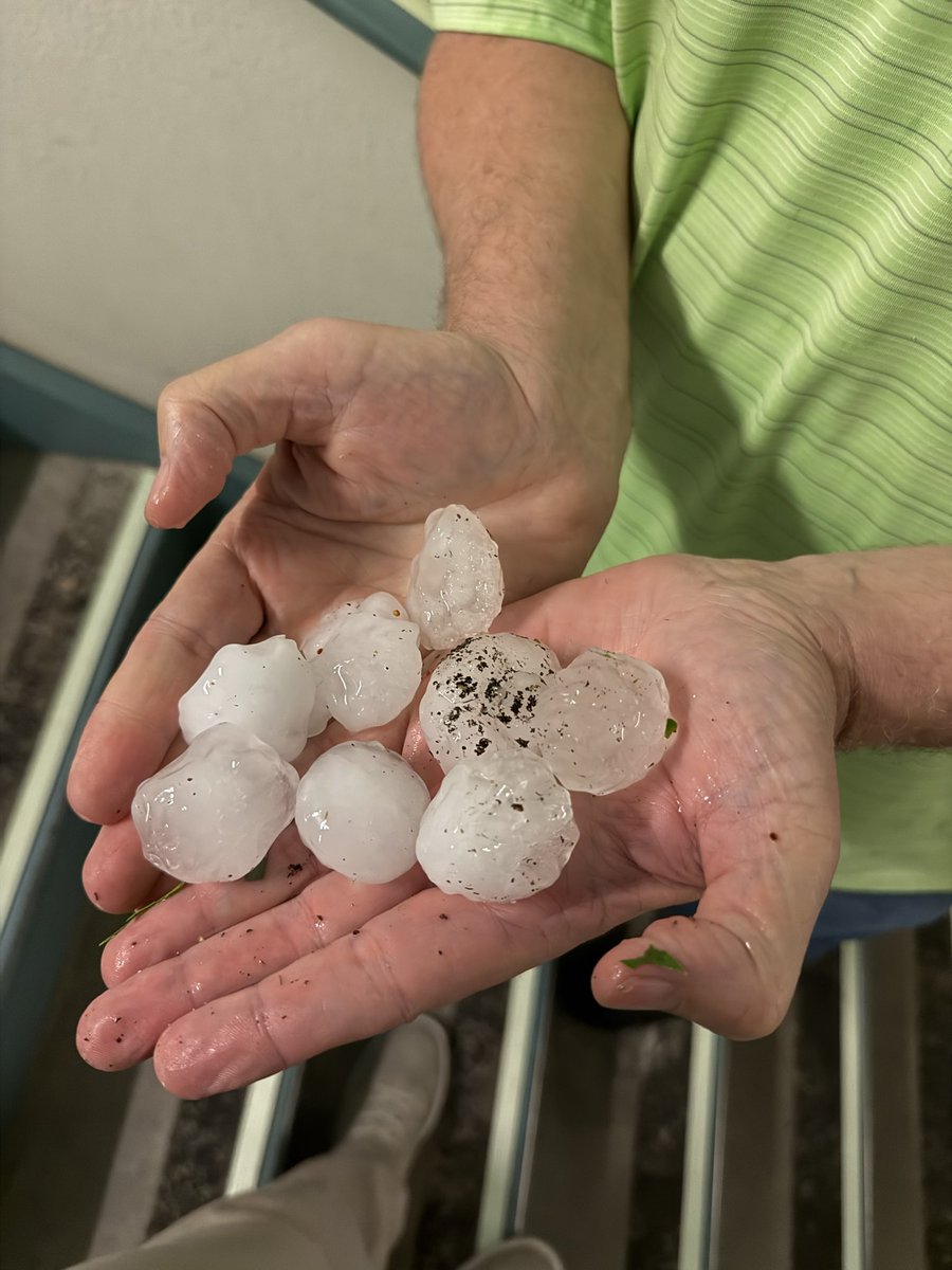 Scottcrates's tweet photo. I saw the forecast for possible hail today so I said “no thanks” and stayed home.

This is what happened at the office.

Phoenix, AZ https://t.co/EcTn0pt3TQ