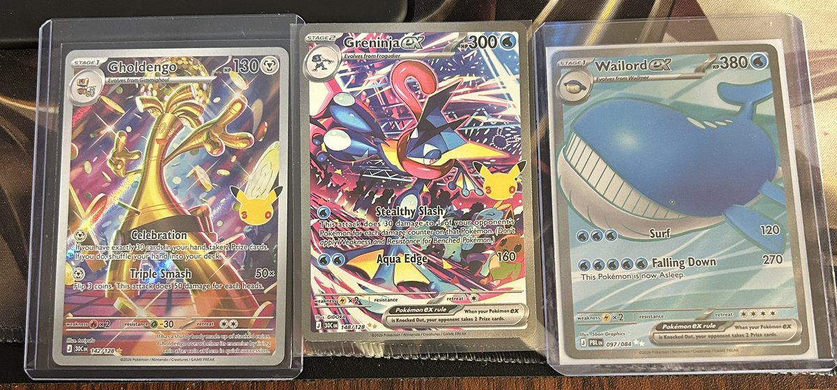 basedbear73's tweet photo. Thanks to @CashCoopa for the cards! Sent PWE and everything was secure and cards look great.  Even threw in the spaghetti dude as a freebee! Keep an eye out for their sales in the future! https://t.co/MvzUUUgEx1