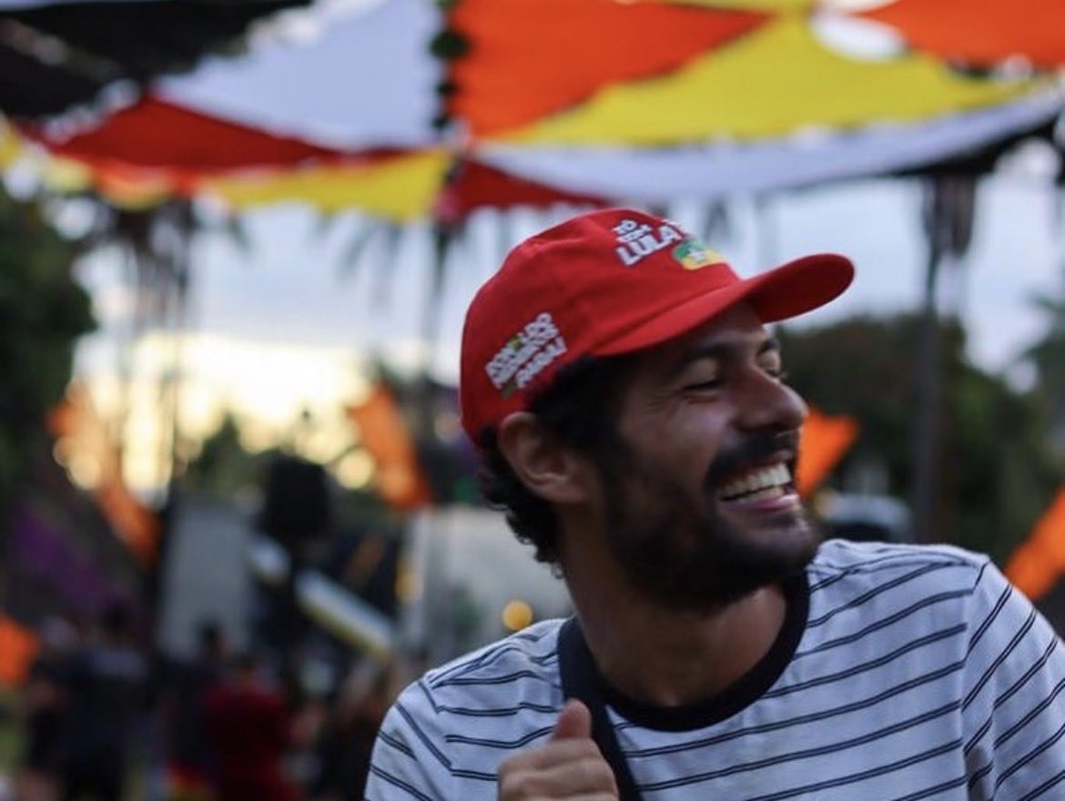 tristefim2020's tweet photo. O ano era 2022. E nesse 2026 vamos sorrir de novo! Lula vai vencer https://t.co/eWLN0ttM9g